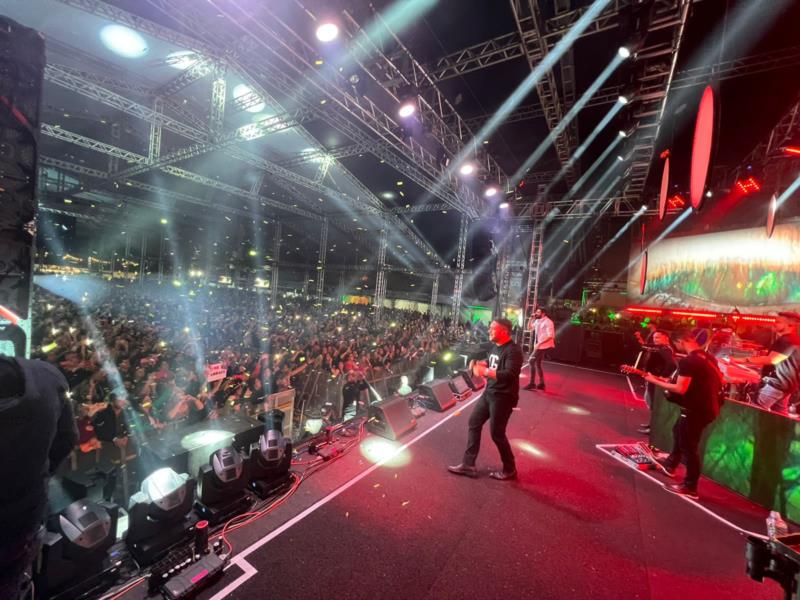 Show nacional de Henrique e Juliano agita e emociona público na 37ª Oktoberfest