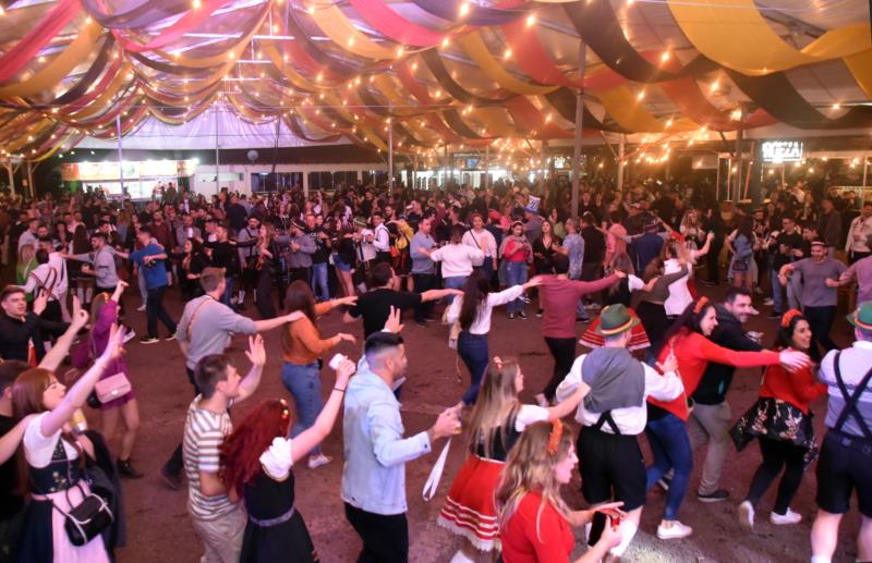 Talvez esteja em Jaraguá, Joinville ou Blumenau: Terceira Dimensão é destaque na reabertura da 37ª Oktoberfest