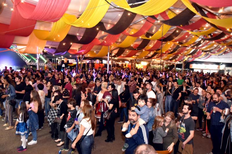 Tenda das Artesanais destaca produção local na Festa da Alegria