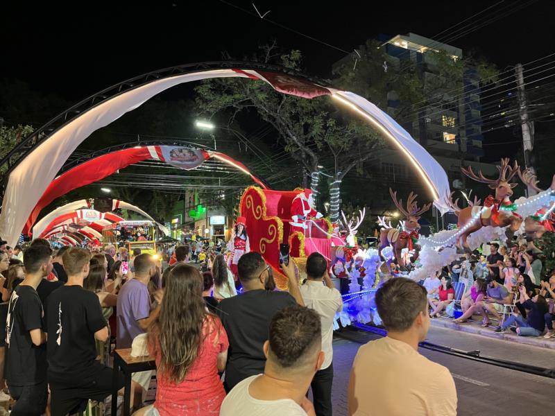 FOTOS: Último desfile de Natal encanta Santa Cruz do Sul