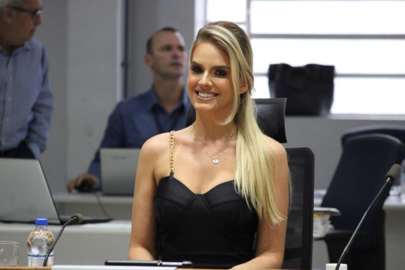 Bruna Molz é eleita presidente da Câmara de Vereadores para 2023