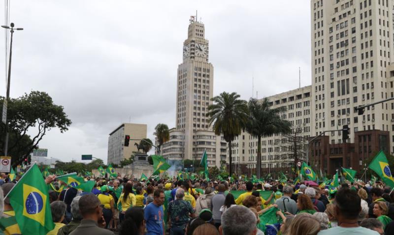 Cerca de 40 moradores da região estão em Brasília para participação em protestos