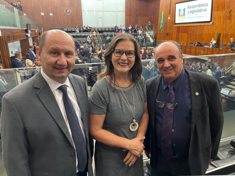 Vereadora Sandra Wagner debate sobre a cadeia produtiva do tabaco com deputados estaduais