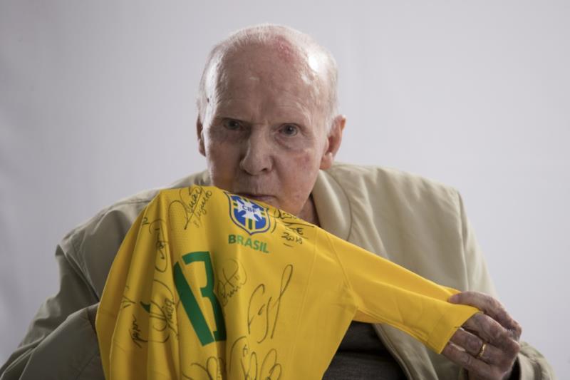 Morre o tetracampeão mundial Mario Jorge Lobo Zagallo