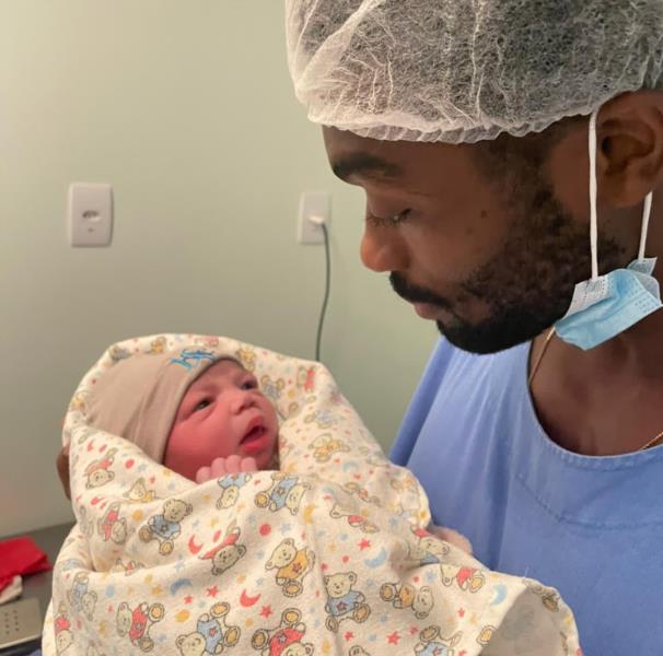 Vivendo grande momento em quadra, Duane Johnson celebra nascimento da primeira filha em Santa Cruz