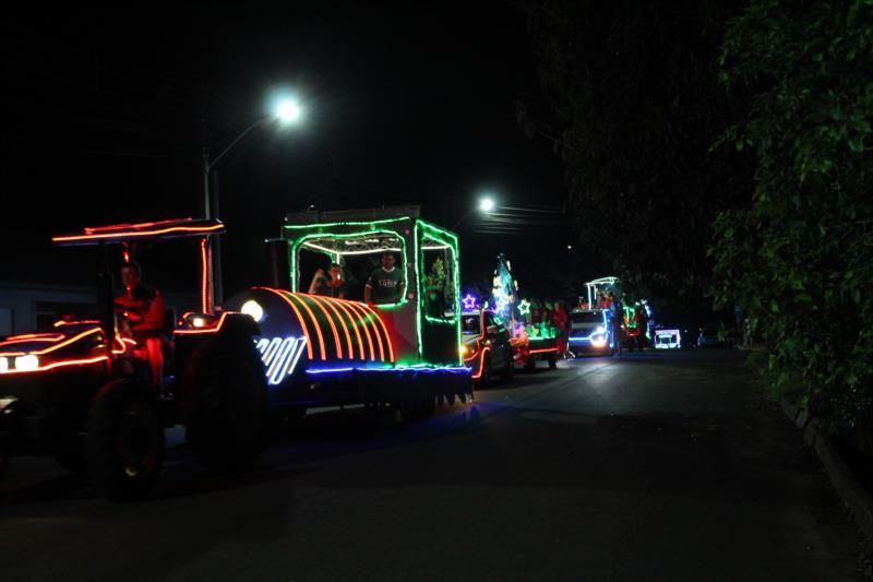 FOTOS: Caravana Luzes de Natal contagia adultos e crianças de Venâncio Aires