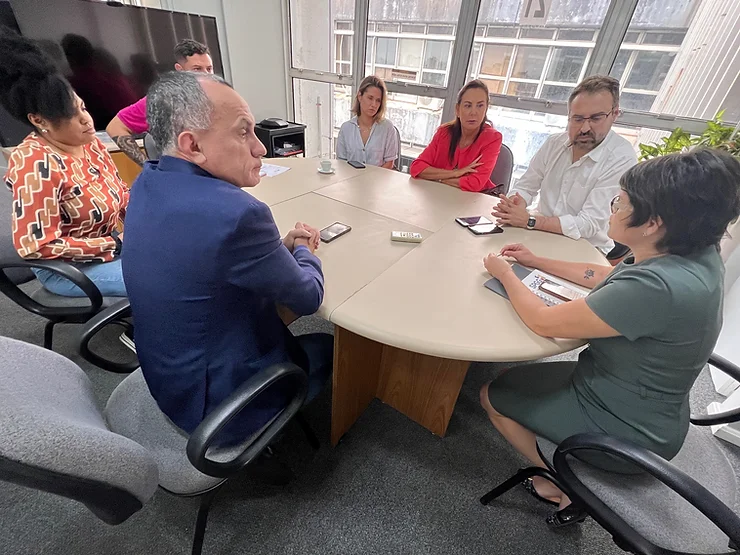 Sem avanço sobre negociação salarial, delegados retomam restrição de entrevistas e divulgação de dados para a imprensa