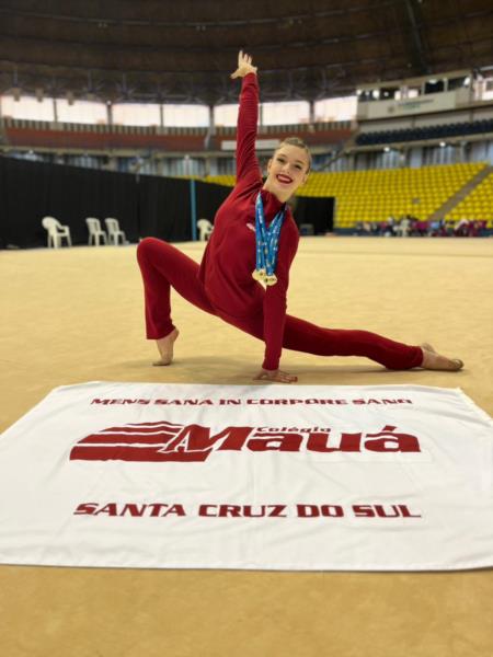 Milena Bartz se destaca na ginástica