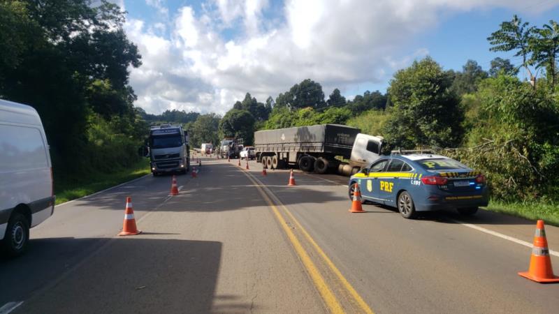 Duas pessoas morrem em acidente na BR-386