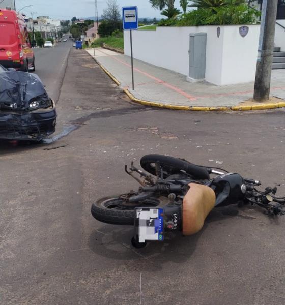 Motociclista fica ferido após colisão com carro em Venâncio Aires