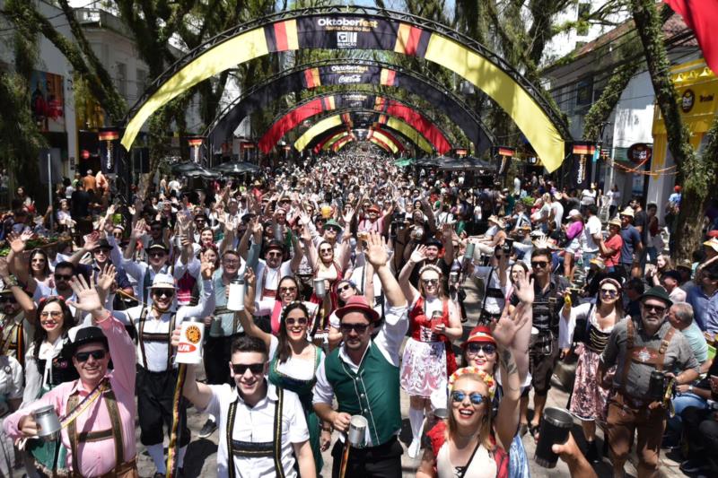 Público visitante da 38ª Oktoberfest chega a 400 mil pessoas; confira os números da festa