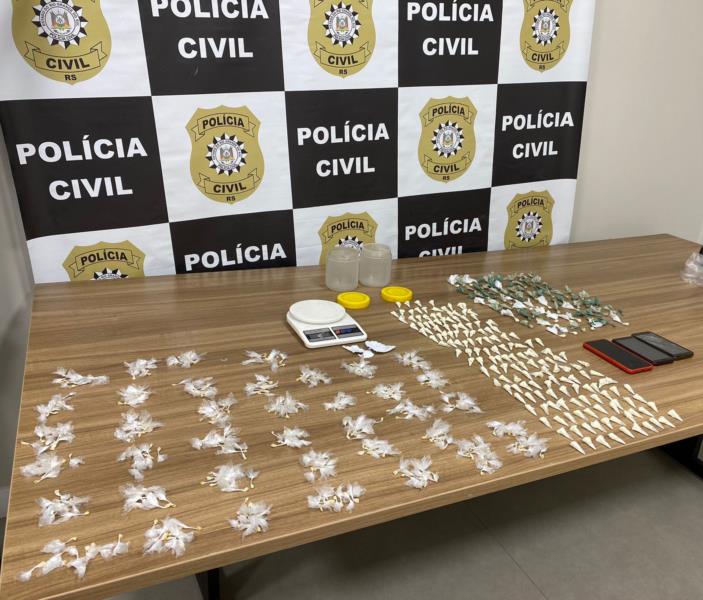 Homem é preso com mais de 600 porções de drogas em Santa Cruz