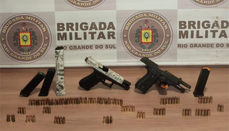 Comando Rodoviário da BM prende dupla por porte ilegal de arma de fogo na RSC-287