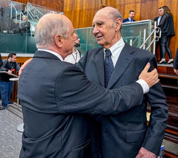 Encontro de gerações: Airton Artus e Gleno Scherer relembram momentos políticos na Assembleia Legislativa