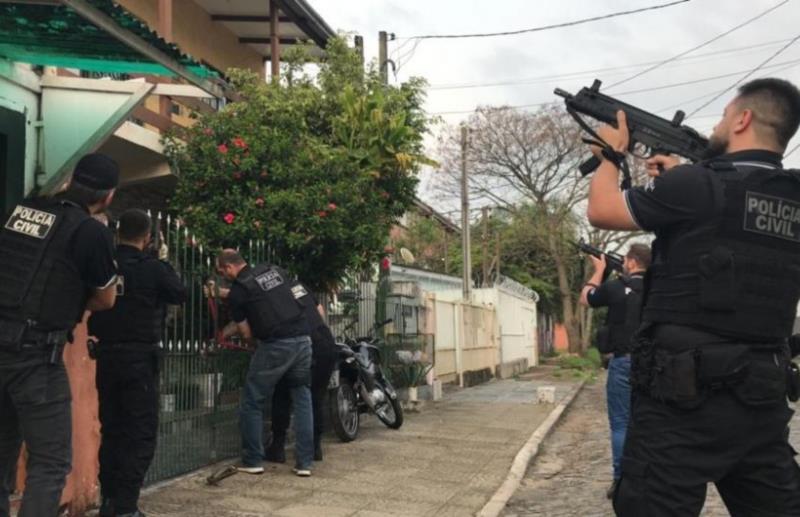 Operação da Polícia Civil cumpre mandados em Santa Cruz contra facção responsável por chacina