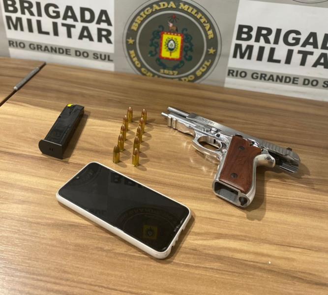 Brigada Militar prende homem que portava pistola de calibre restrito em Venâncio Aires