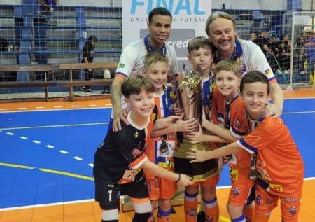 Escolinha Korpus Futsal conquista vice no Estadual