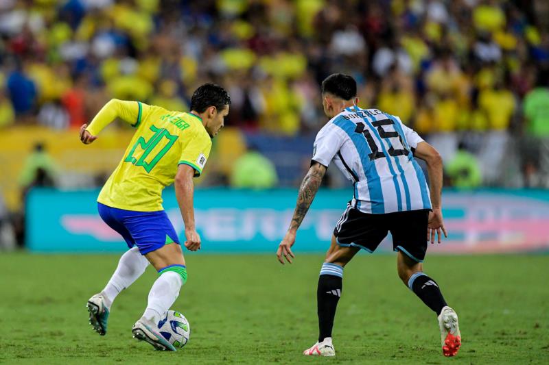 Brasil perde de 1 a 0 para Argentina no Maracanã