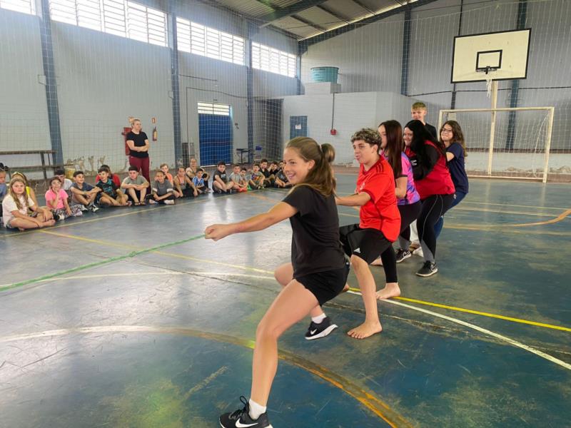 Inspirada na Oktoberfest, escola de Santa Cruz promove Olimpíada Rural