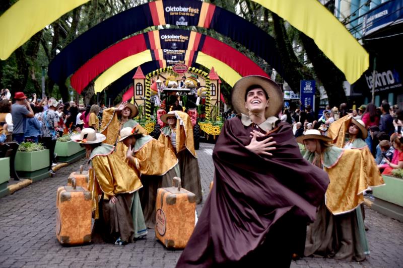 Segundo desfile temático vai agitar a Marechal Floriano neste domingo