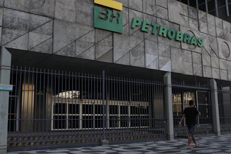 Petrobras reduz preço da gasolina e aumenta o do diesel