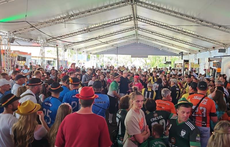 Show nacional, Desfile Temático e Olimpíadas Rurais marcam o último fim de semana da Oktoberfest