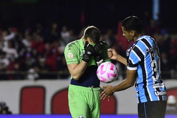 Grêmio perde a terceira seguida e terá de secar adversários para não sair da zona da Libertadores