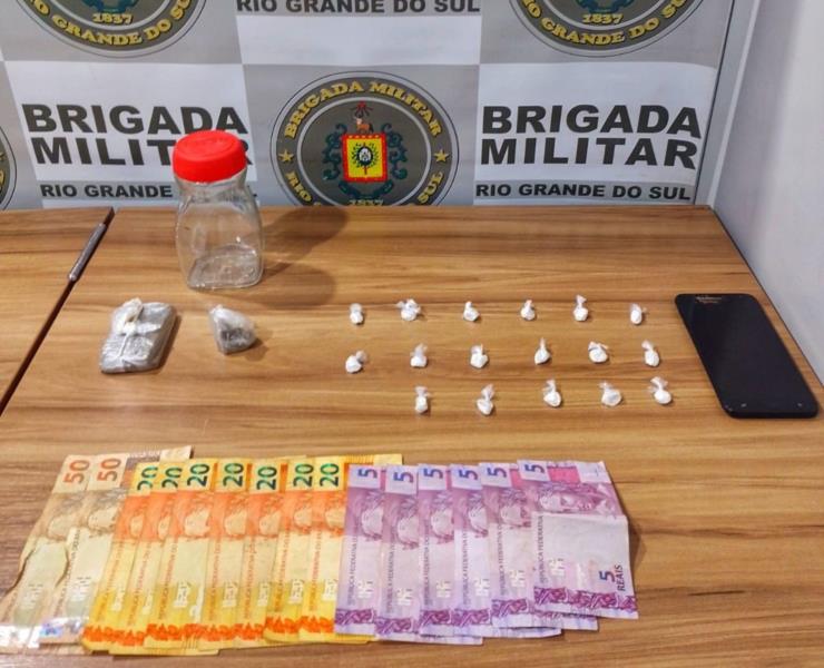 Homem de 42 anos é preso por tráfico de drogas no Bairro Xangrilá