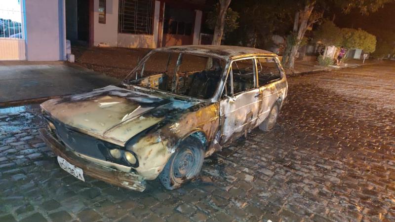 Incêndio em automóvel mobiliza Bombeiros Voluntários de Candelária