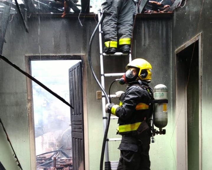 Incêndio atinge residência no interior de Venâncio Aires