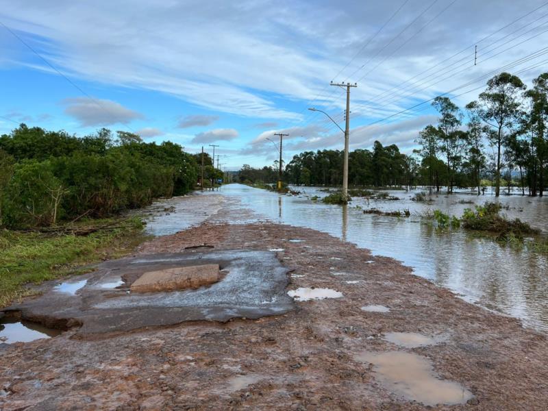 Mesmo com baixa no nível do Rio Pardinho, moradores do Bairro Várzea seguem fora de seus lares