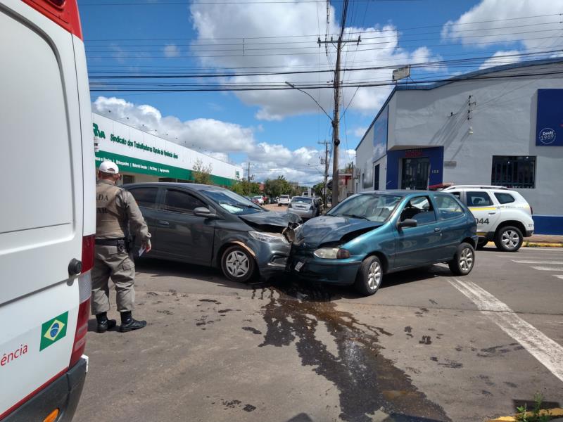 Dois automóveis se envolvem em acidente em Venâncio Aires