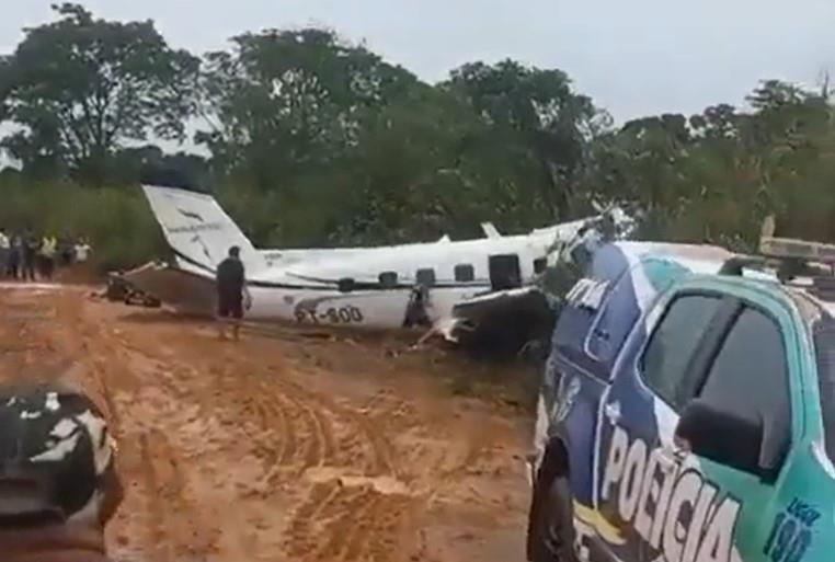 Avião cai no interior do Amazonas e deixa 14 mortos