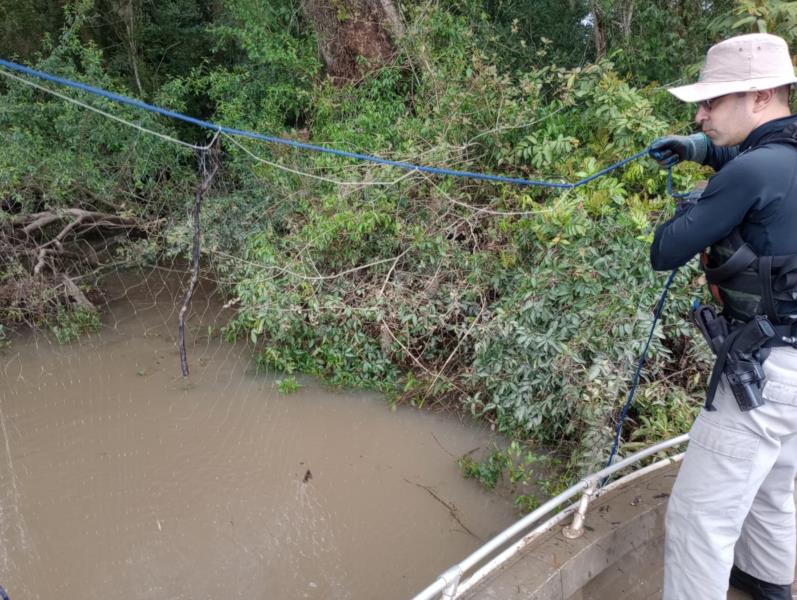 Comando Ambiental da BM apreende redes de pesca em Rio Pardo