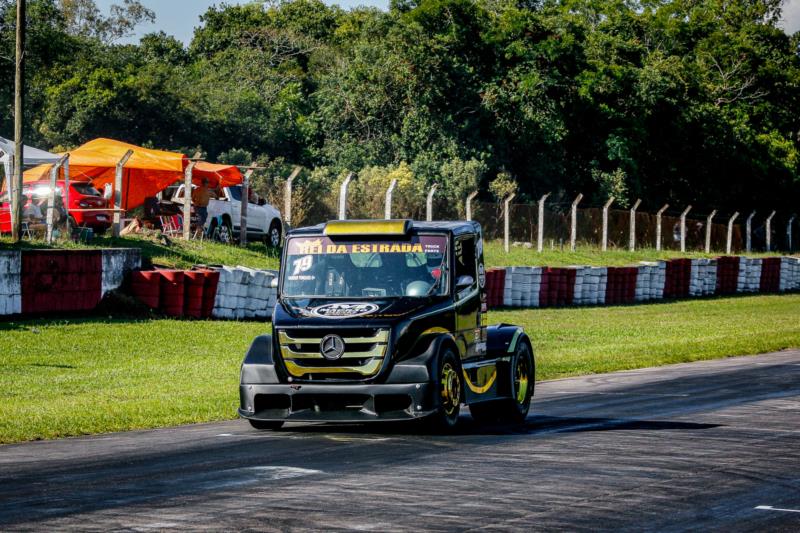 Fórmula Truck acelera em Santa Cruz neste final de semana