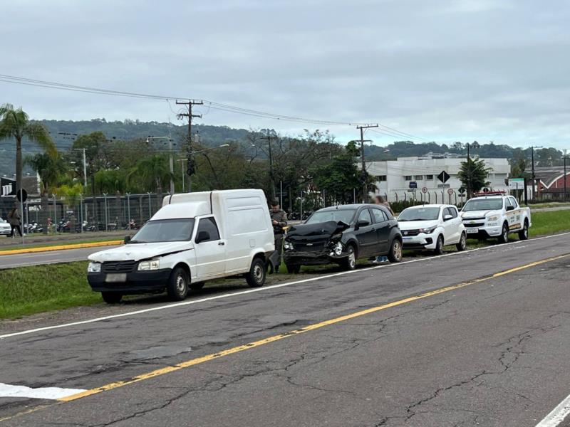 Três veículos se envolvem em acidente na BR-471 em Santa Cruz do Sul