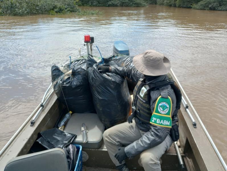 Polícia Militar Ambiental apreende materiais de pesca ilegal no Rio Jacuí