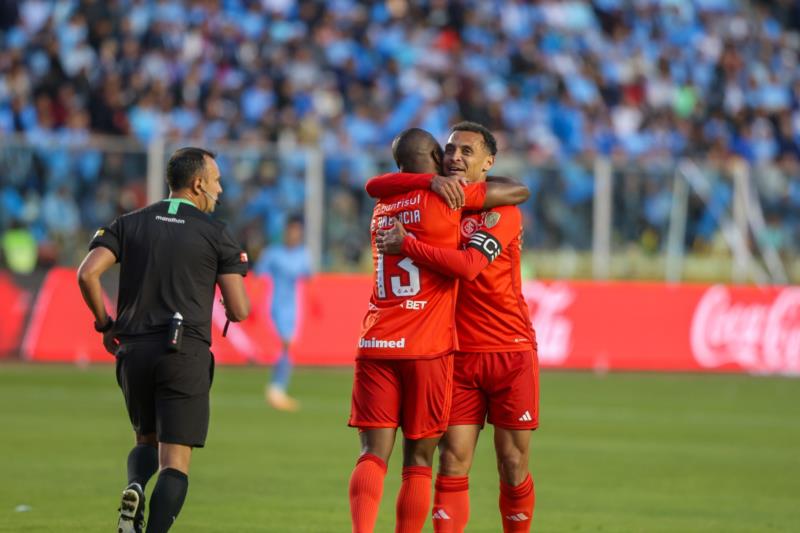 Inter vence o Bolívar e larga em vantagem nas quartas de final