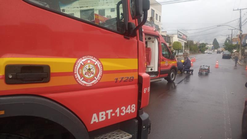 Colisão entre bicicleta e carro deixa mulher ferida em Venâncio Aires