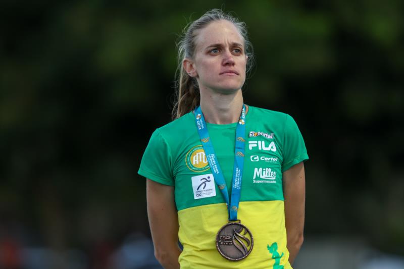 Jaque Weber garante duas medalhas e vaga para o Sul Americano