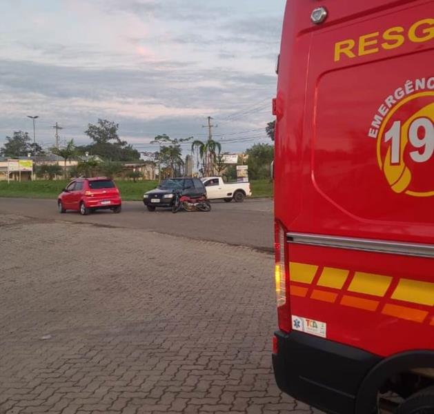 Colisão entre carro e moto deixa motociclista ferido em Venâncio Aires