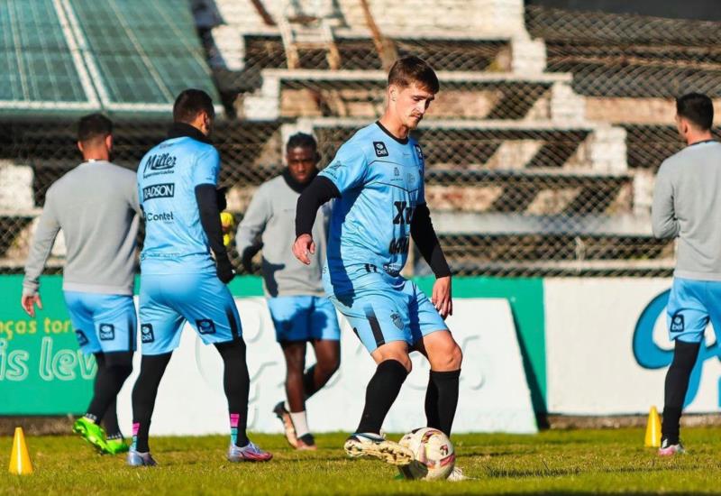 Santa Cruz enfrenta Passo Fundo em busca de vaga na semifinal da Divisão de Acesso