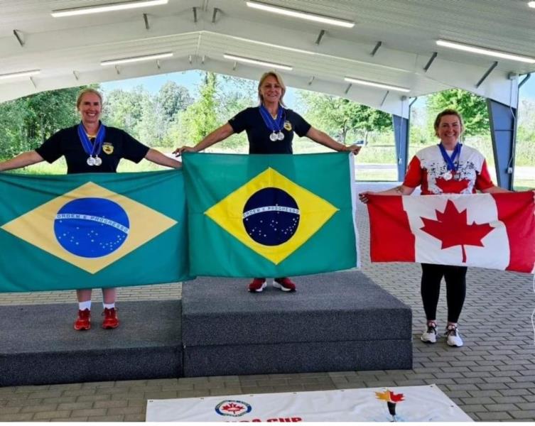 Atletas conquistam três medalhas de ouro na America Cup