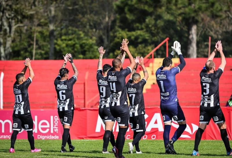 Com apoio da torcida, Santa Cruz busca reverter vantagem do Passo Fundo nas quartas de final