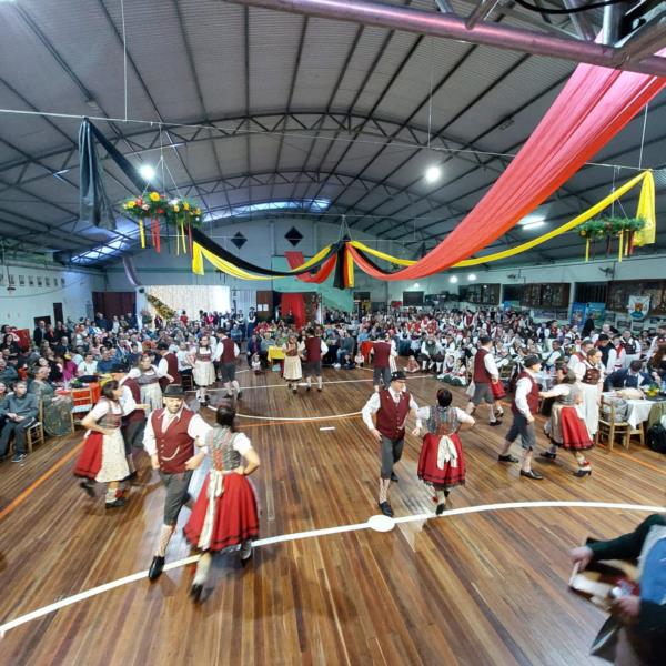 FOTOS: Festival da Cultura Alemã reúne mais de 20 grupos em Venâncio Aires