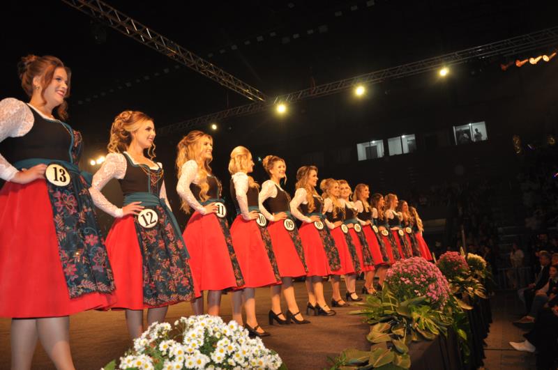 FOTOS: Confira o desfile individual das candidatas da Oktoberfest