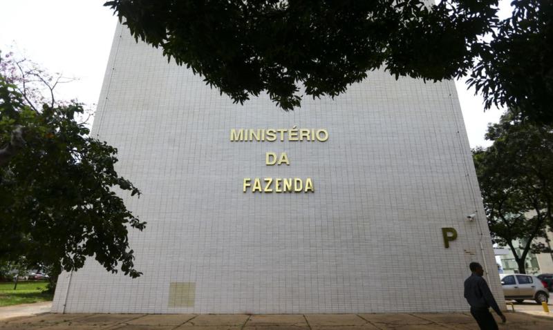 Ministério da Fazenda mantém isenção de US$ 50 para compras do exterior pela internet