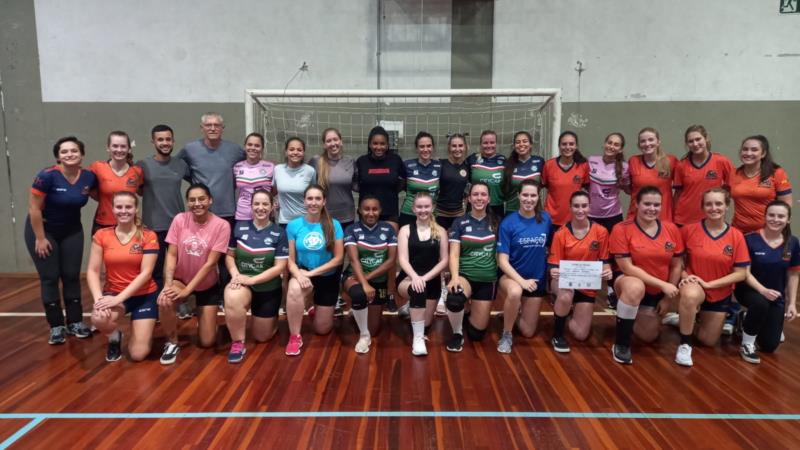 Equipe feminina de handebol do União Corinthians se prepara para disputar Campeonato Estadual