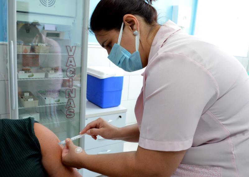 Santa Cruz inicia aplicação da vacina bivalente em pessoas a partir dos 60 anos de idade