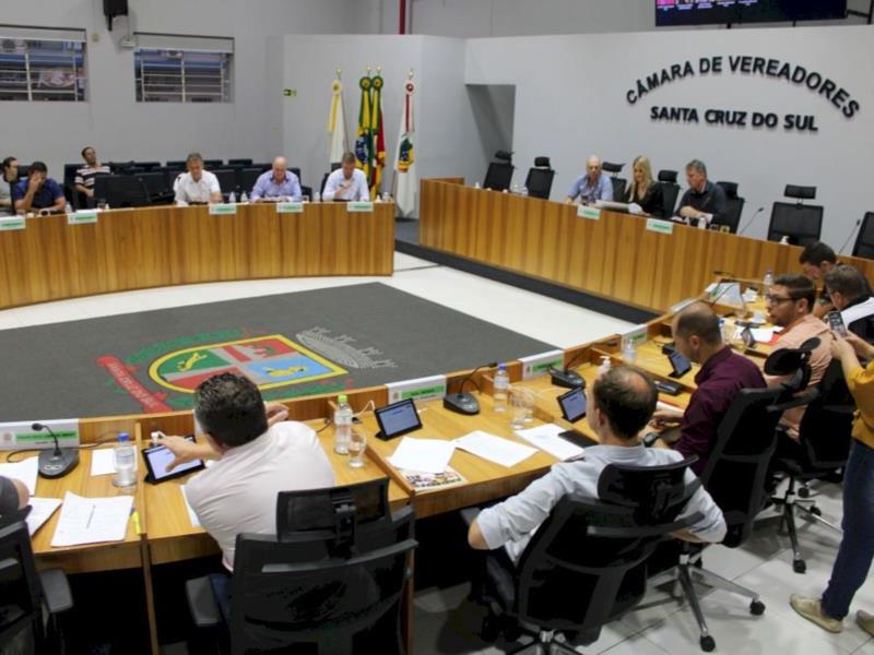 Legislativo tem sessões extraordinária e ordinária; veja o que está na pauta